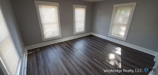 Building Photo - Charming 3BR / 1.5BA Home in Madisonville