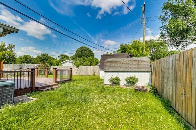 Building Photo - 205 Mooreland Dr