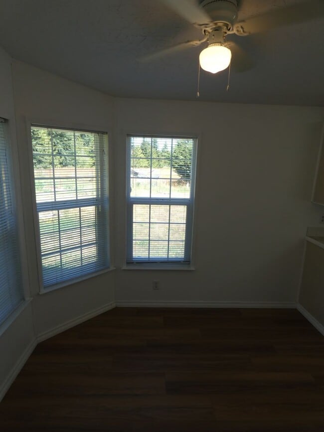 Building Photo - APPLICATION PENDING **Country Living**