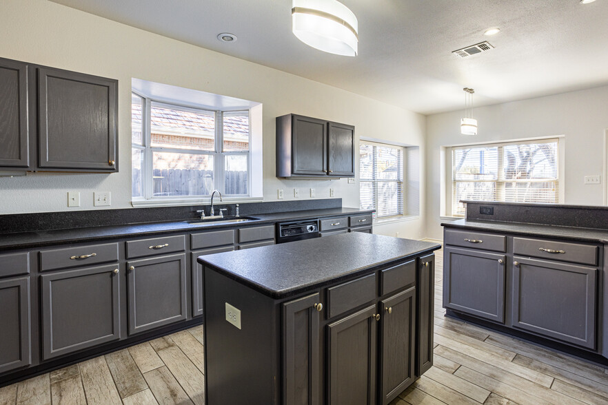 Kitchen - 7318 Chimney Bluff