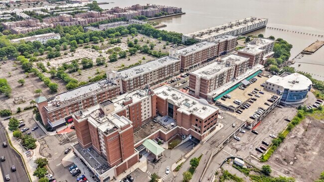 Building Photo - 2110 City Pl