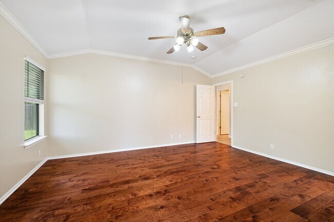 Building Photo - Stunning 4-Bedroom Home in Cedar Park with...