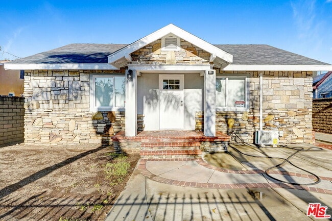 Building Photo - 845 Hagar St