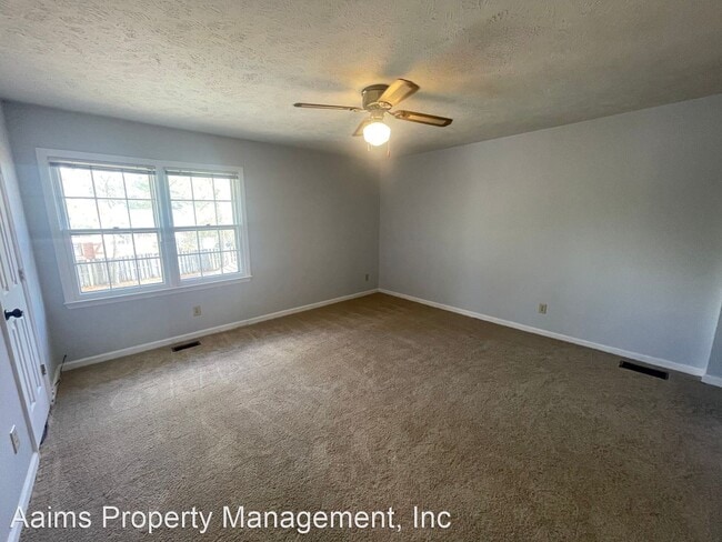 Building Photo - 2 br, 2.5 bath House - 2625 Edmonton Road