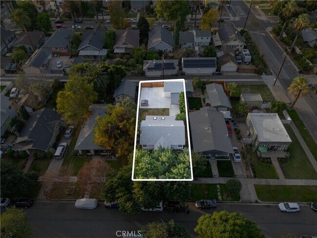Building Photo - 3031 Chestnut St