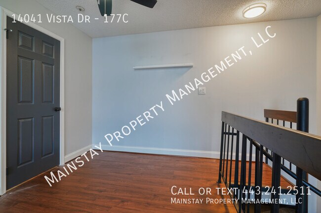 Building Photo - Beautiful 1 Bedroom Condo W/ Bonus Loft Sp...
