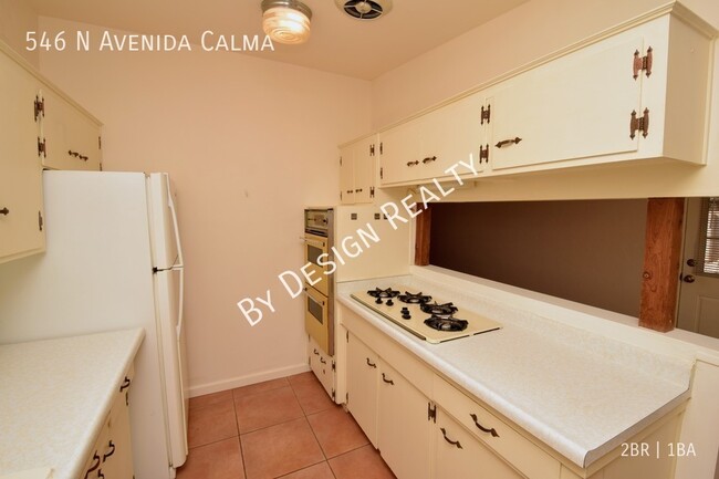 Building Photo - Charming Westwood Hills 2 Bed 1 Bath SFR w...