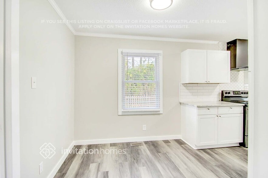 Building Photo - 3600 Barcelona Ave