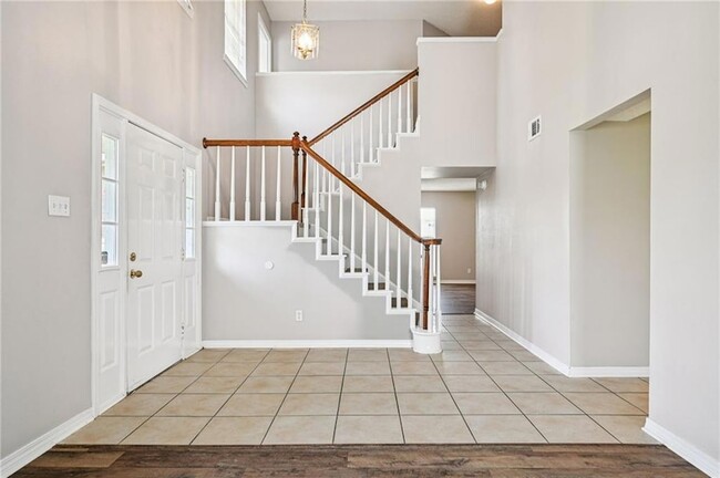 Building Photo - 109 Silverwood Dr