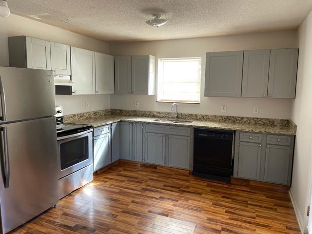 Building Photo - 4720 Victoria Dr