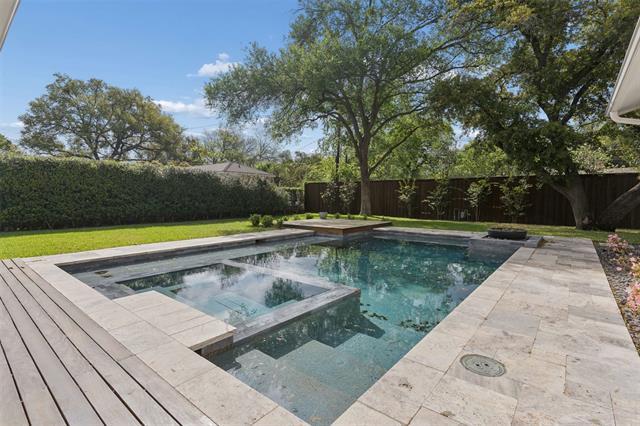 Building Photo - 6452 Lavendale Ave