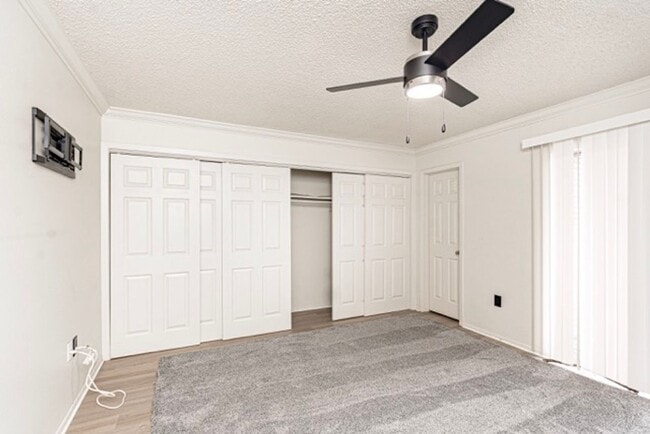 Building Photo - 2 Bedroom Condo with Pool and the Convinience of a Jefferson Hwy Address!