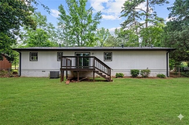 Building Photo - 3022 Hillwood Dr NW
