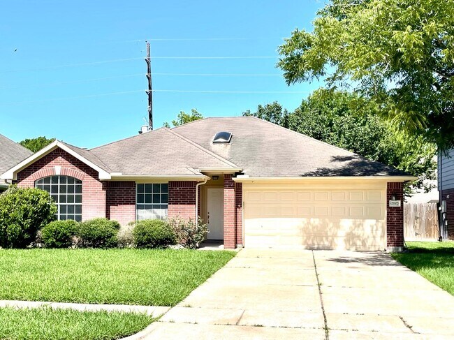 Building Photo - 17002 Summer Hollow Dr
