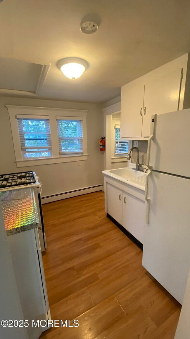 Building Photo - 309 Hume St