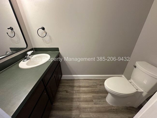 Building Photo - 1526 N 2530 W