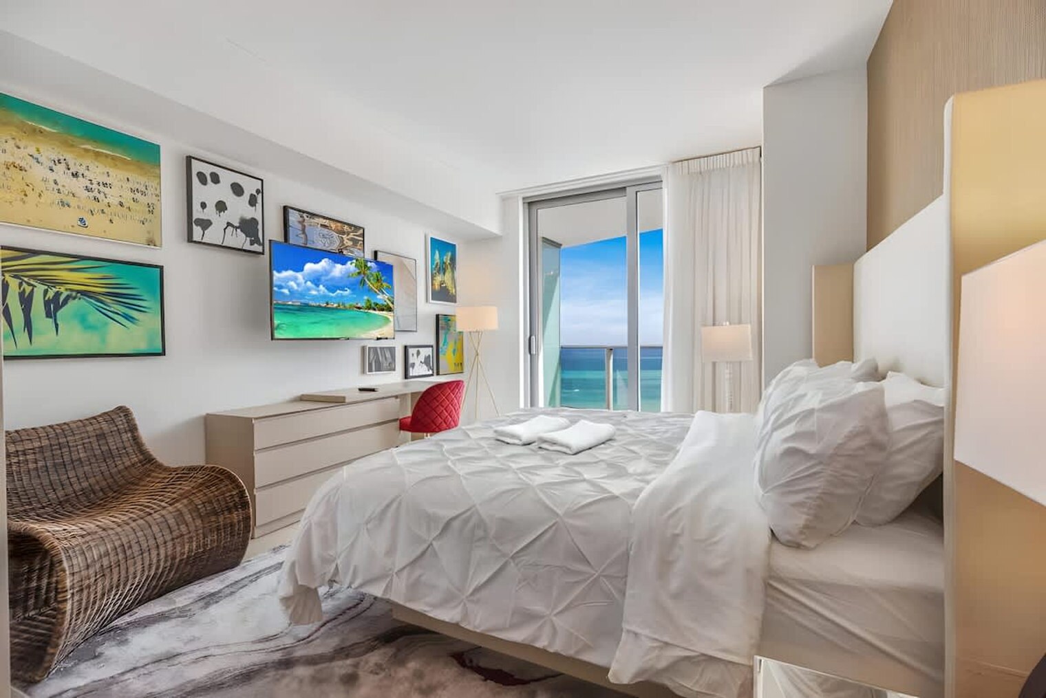 Building Photo - 4011 S Ocean Dr