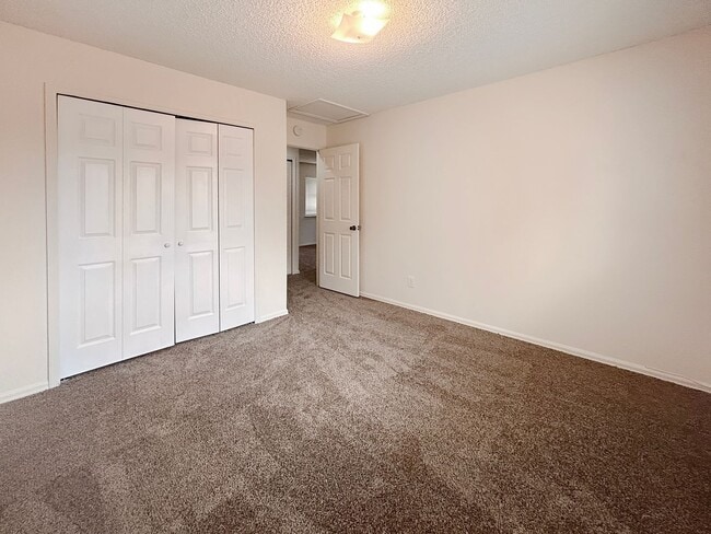 Building Photo - STANDLEY LAKE/PARK, TOP FLOOR, END UNIT, M...