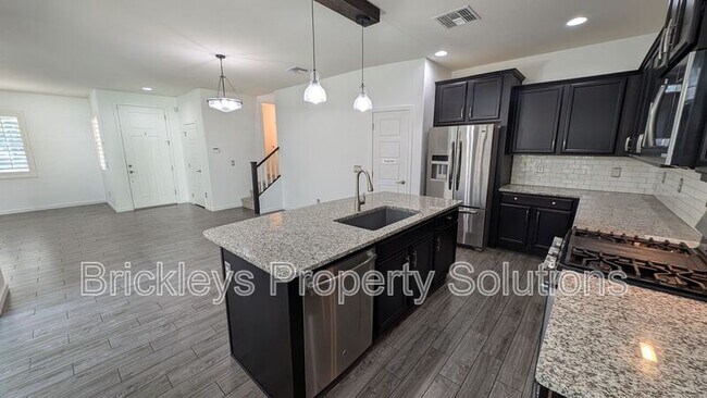 Building Photo - 2632 S Tobin