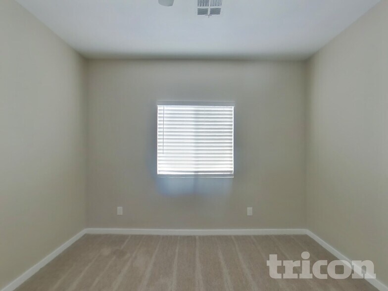 Building Photo - 4411 S 19th St