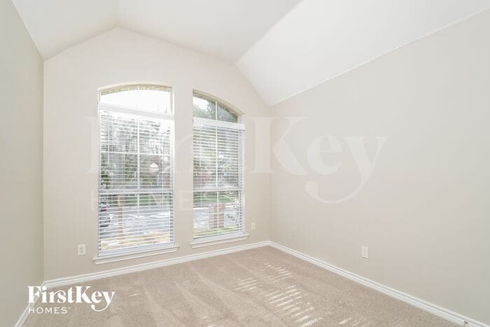 Building Photo - 502 Glenn Ln