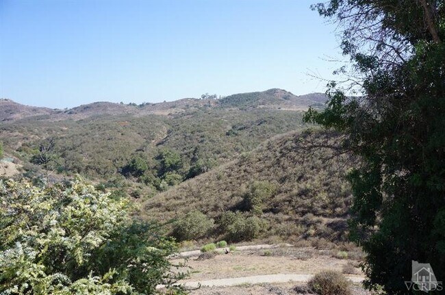 Building Photo - 2623 Velarde Dr