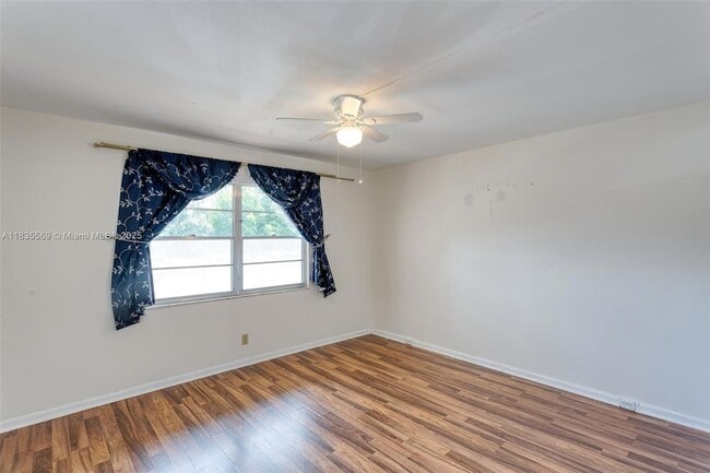 Building Photo - 2303 Lucaya Ln