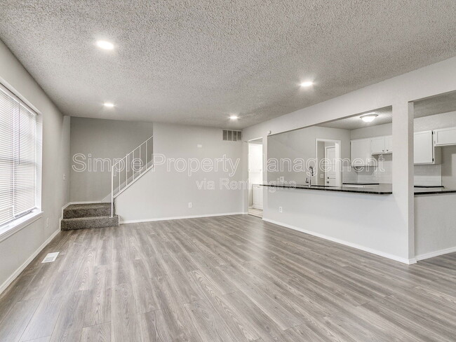 Building Photo - 8506 Candlewood Dr