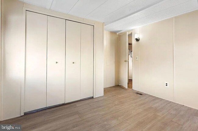 Building Photo - 1 N Duke St