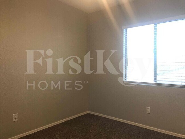 Building Photo - 8334 W Hughes Dr