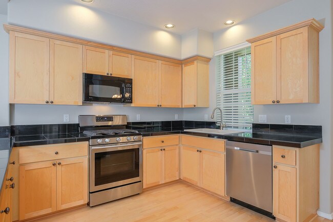 Building Photo - 5809 NE Orenco Gardens Dr