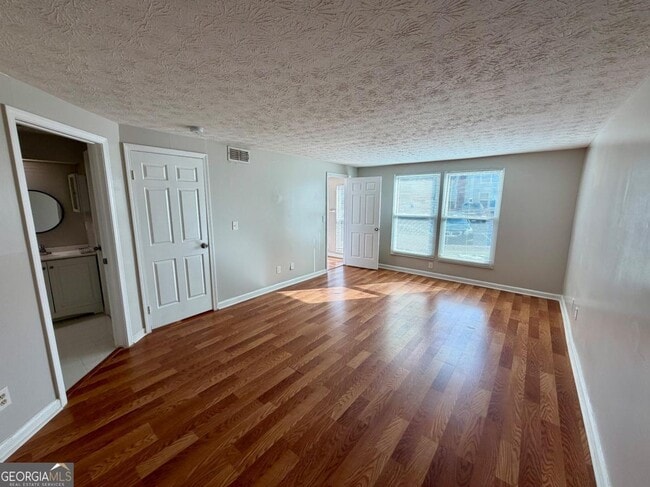 Building Photo - 4267 Parkview Ct