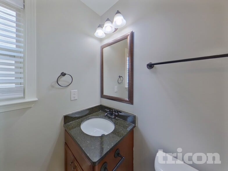 Building Photo - 613 Slippery Moss Dr