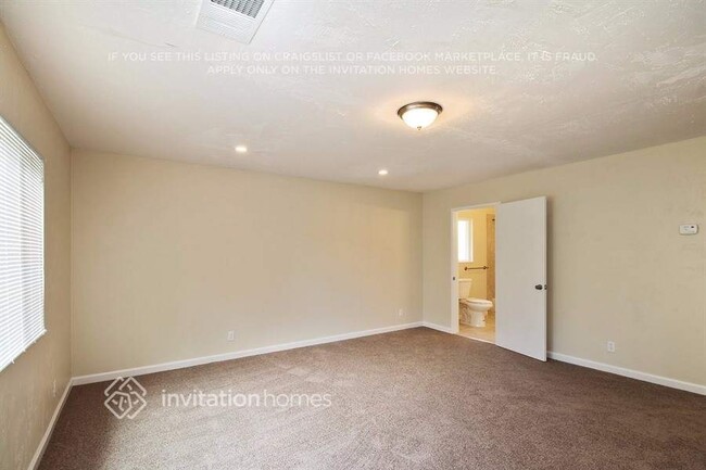 Building Photo - 3000 Phillips Ct