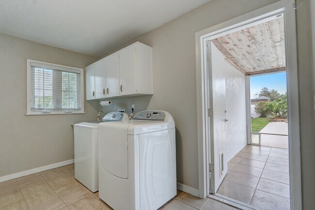 Building Photo - 5281 Jade Cir