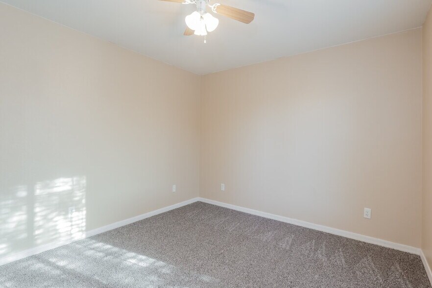 Building Photo - 15007 S Camino Rio Puerco