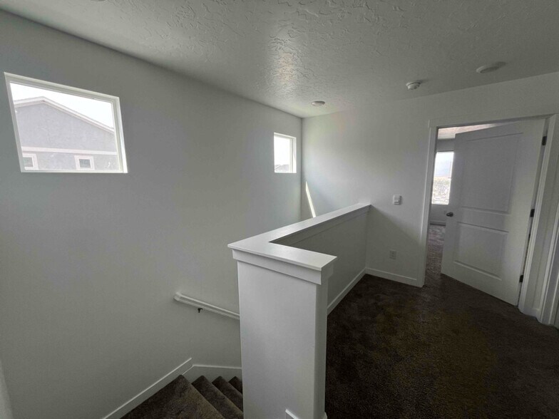 Building Photo - 8595 W Bowie Dr