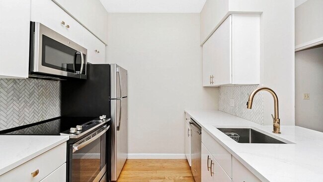 Primary Photo - 106 13th St