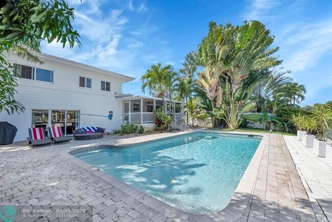 Building Photo - 1771 NE 35th St