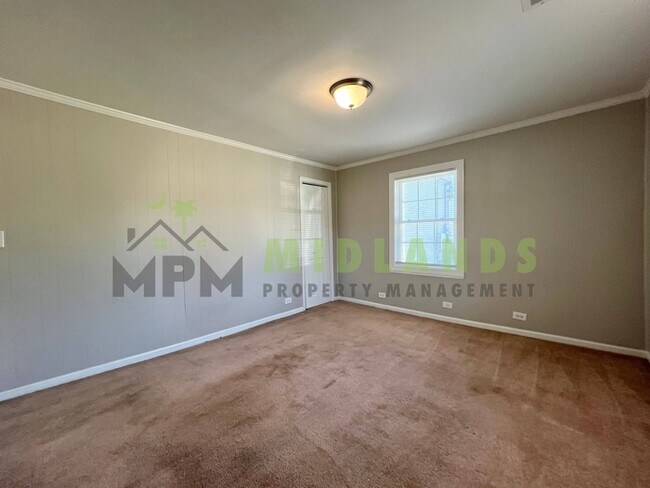 Building Photo - 610 W Hampton Ave