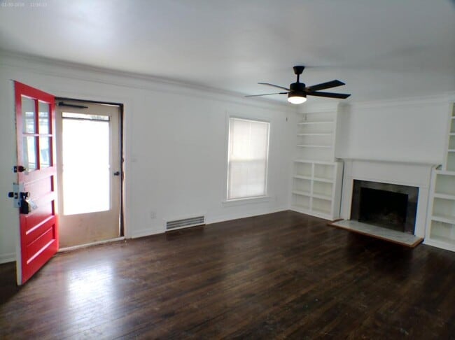 Building Photo - 5302 N Spruce Ave