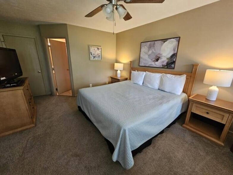 Building Photo - 1208 Edelweiss Dr