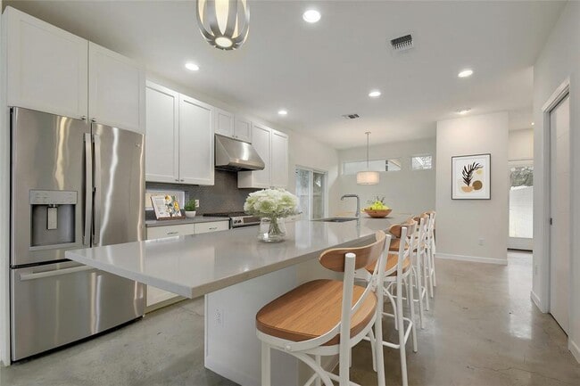 Building Photo - 2503 S 6th St