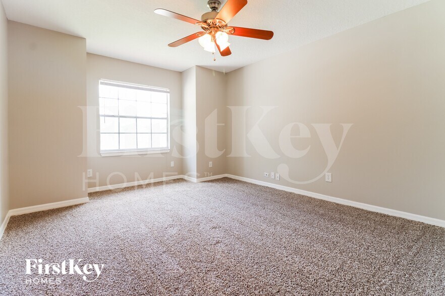 Building Photo - 1805 Coyote Pl