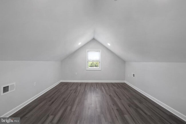 Building Photo - 4707 Tuckerman St