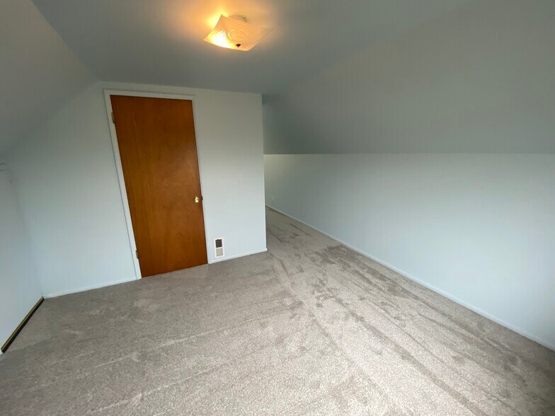 Building Photo - 1308 Beacon Way S