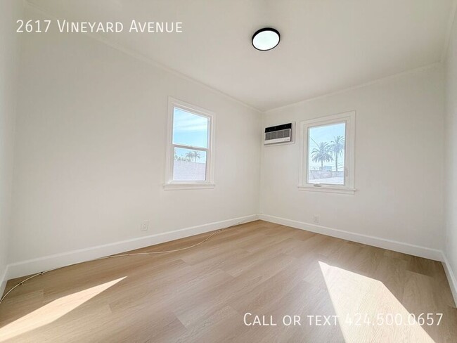 Building Photo - 2617 Vineyard Ave