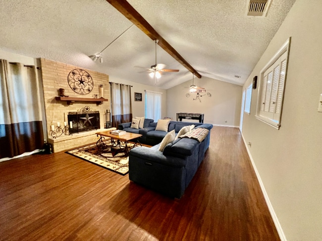 Building Photo - 13806 Wood Breeze