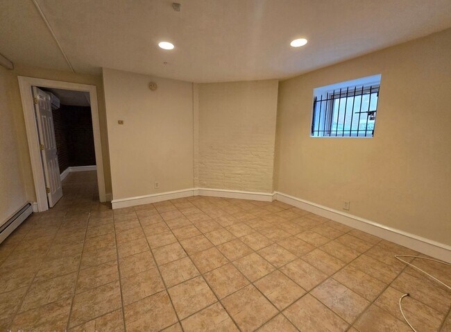 Building Photo - 313 N 34th St