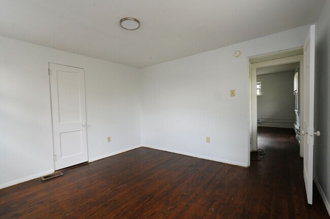 Building Photo - 2309 Tilbury Ave